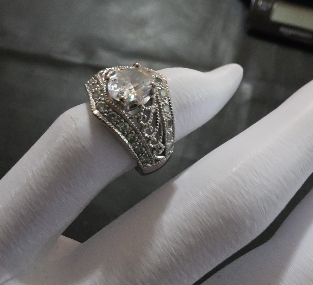 Avon Silver-tone Filigree Teardrop Crystal Ring